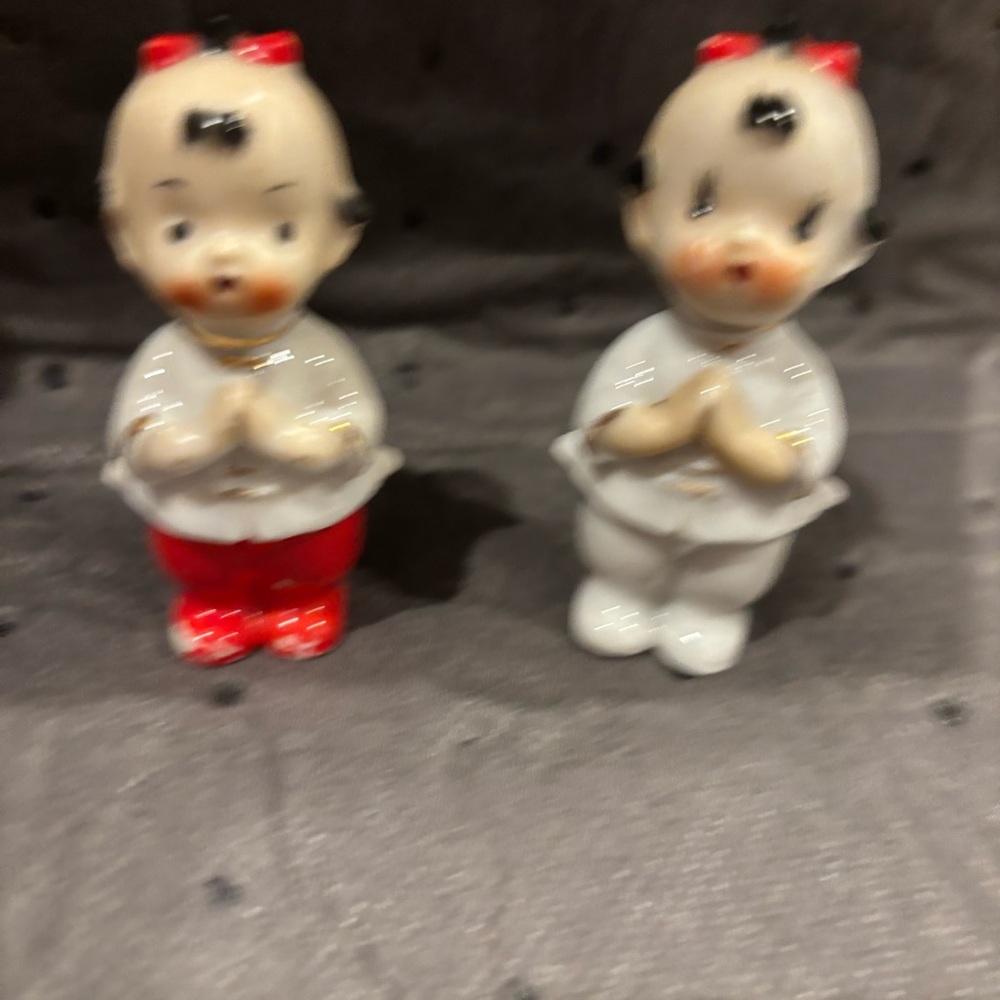 Occupied Japan Charming Ceramic Figurines Set - Red and White